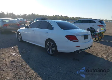 2018 Mercedes-Benz E 300 из США, поврежденный, VIN WDDZF4JB9JA327236